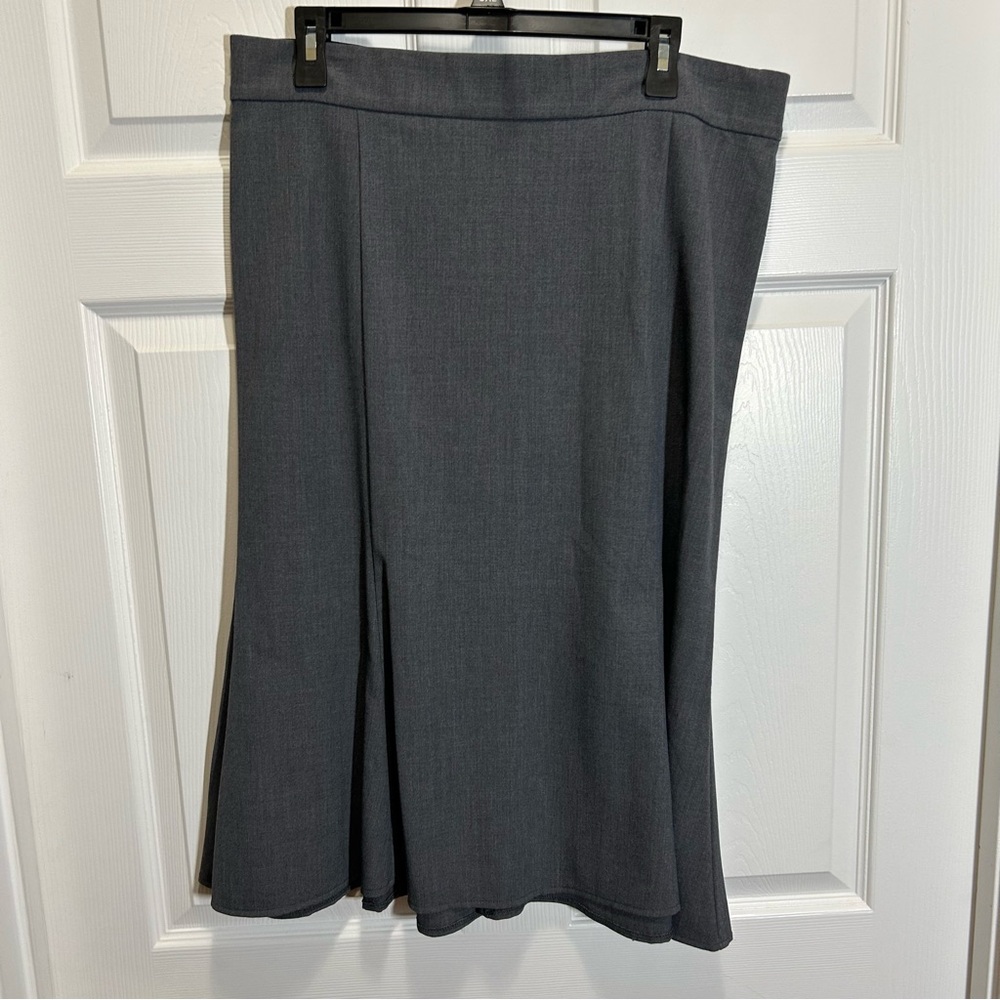 Briggs New York Elegant Gray Women's Skirt Size 14